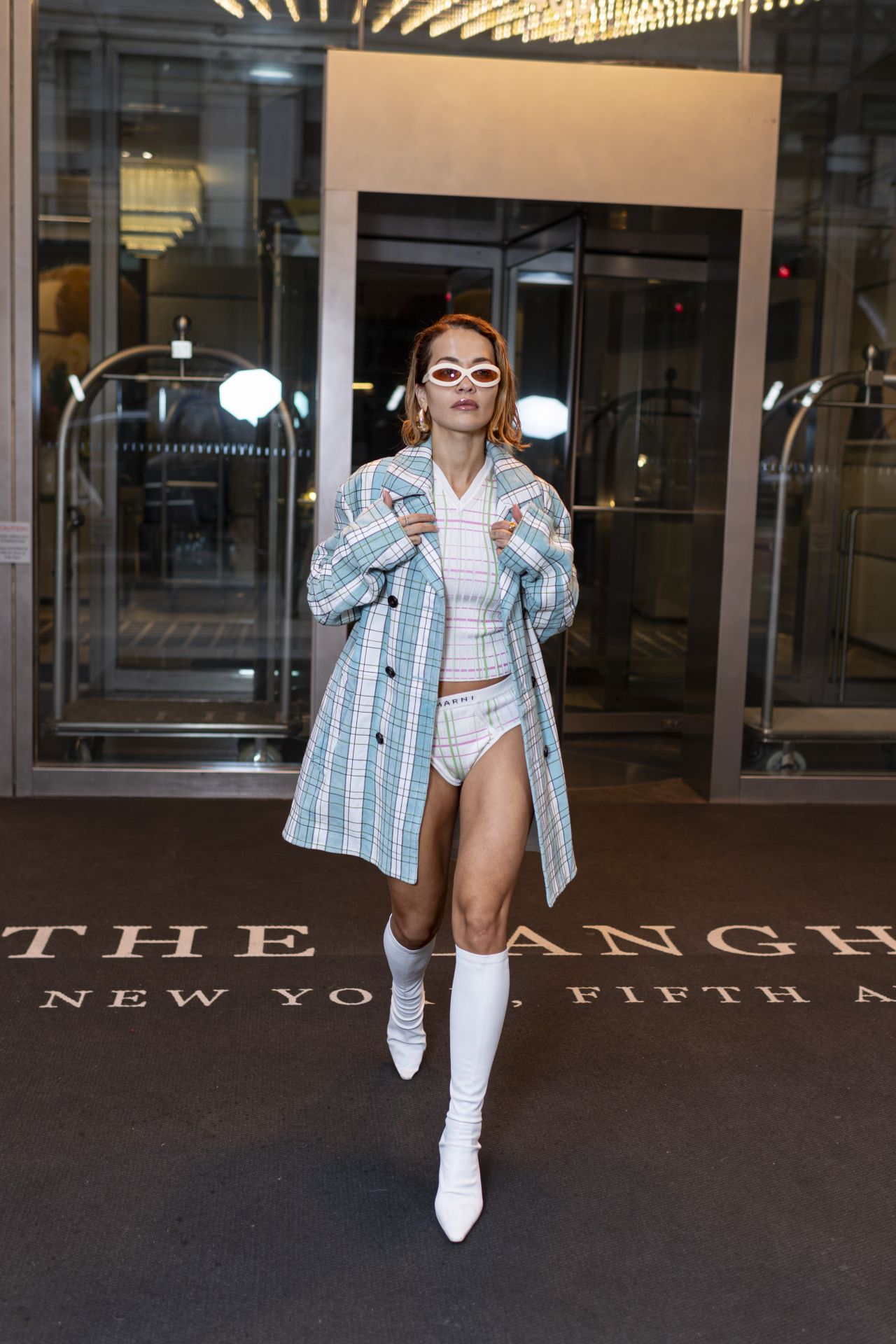 RITA ORA LEAVES HER HOTEL IN NEW YORK